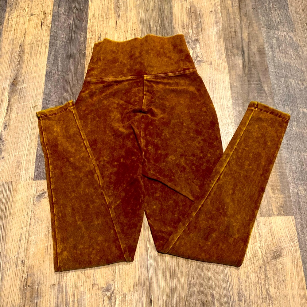 Mineral wash yoga leggings